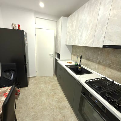 Location d’un nouvel appartement de 3 pièces, 70 m², Chiajna, 6ᵉ secteur, Bucarest, Roumanie